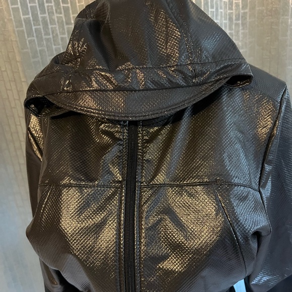 Under Armour jacket - Picture 6 of 12